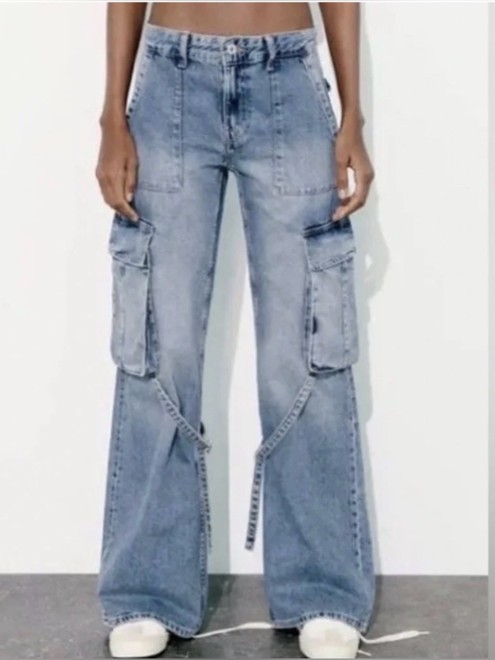 Zara Y2K Wide Leg Cargo Jeans Medium Wash Size 6